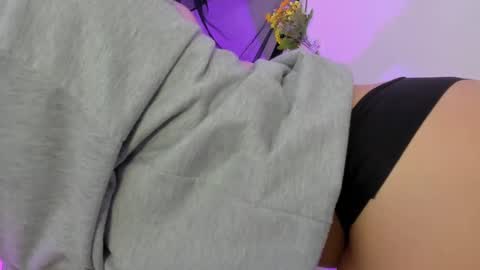Snapshot of saraa_ramirez chatting on February 27, 11:48 pm Sarah Ramirez online show from February 27, 11:48 pm