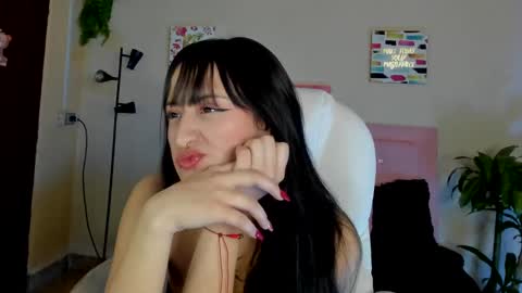 Snapshot of saraa_ramirez chatting on March 5, 2:34 pm Sarah Ramirez online show from March 5, 2:34 pm