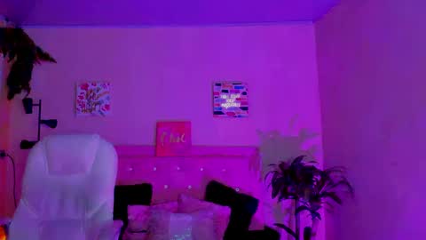 Snapshot of saraa_ramirez chatting on March 7, 9:27 pm Sarah Ramirez online show from March 7, 9:27 pm