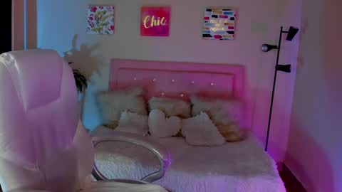 Snapshot of saraa_ramirez chatting on March 11, 2:32 am Sarah Ramirez online show from March 11, 2:32 am