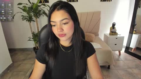 saraa_stormy online show from March 25, 11:49 am