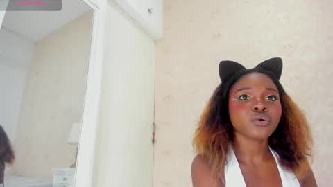 saraacollinss online show from February 28, 8:50 pm