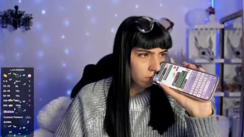 Sara online show from December 9, 11:24 pm