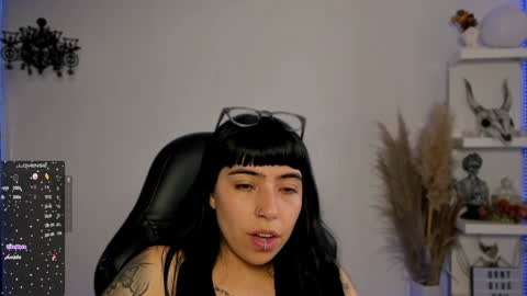 Sara online show from February 8, 9:15 pm