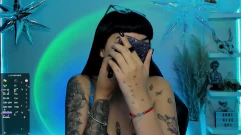 Sara online show from March 4, 7:11 pm