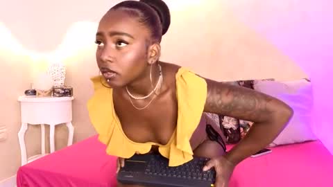 saraaguzman online show from October 10, 7:57 pm