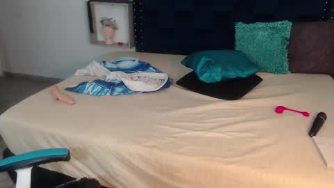 SARAHGIL online show from February 25, 11:55 pm