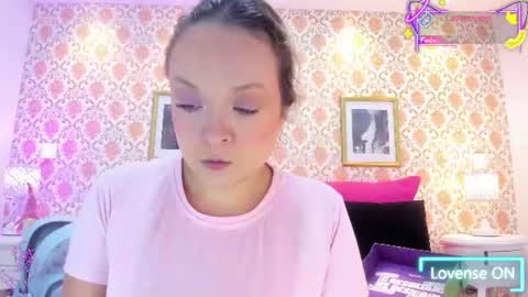 SaraAvila  online show from June 12, 1:48 am