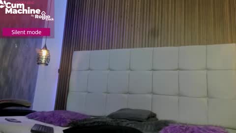   online show from March 1, 11:01 am