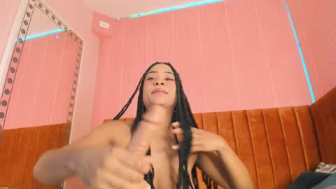 Sara Castillo online show from January 6, 9:30 am