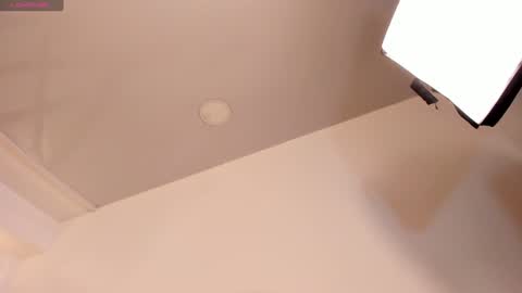 Sara  Everyday From 1430 to 2130 Col Time online show from December 6, 10:30 pm