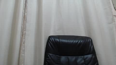 saradorj92 online show from October 15, 4:56 am