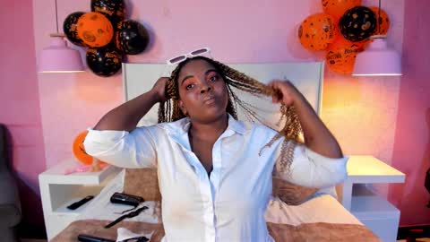 saradunss online show from November 2, 8:11 pm