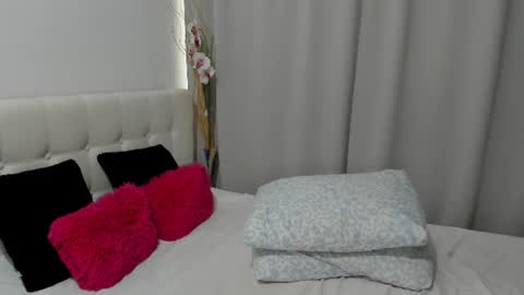Sara online show from July 4, 4:07 am