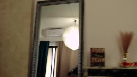 Snapshot of saraelise chatting on October 12, 9:52 am saraelise online show from October 12, 9:52 am