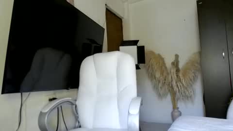 CALL ME LOVE SARITA online show from March 5, 8:53 pm