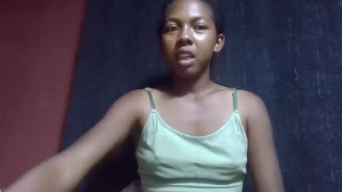 Snapshot of sarah146341 chatting on March 12, 3:29 pm sarah146341 online show from March 12, 3:29 pm