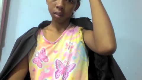 Snapshot of sarah146341 chatting on December 18, 6:14 pm sarah146341 online show from December 18, 6:14 pm