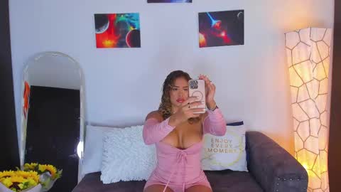 sarah  cinnamon online show from September 21, 3:46 pm