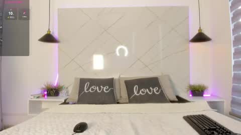 sarah_collens_ online show from May 30, 12:02 pm