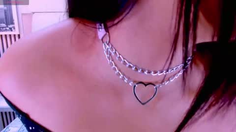 Snapshot of sarah_cream chatting on March 29, 3:28 am Sarah online show from March 29, 3:28 am