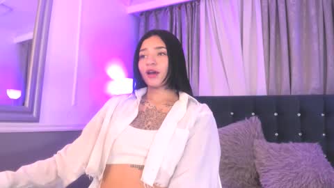 Snapshot of sarah_curtis chatting on March 13, 3:57 am Sarah online show from March 13, 3:57 am