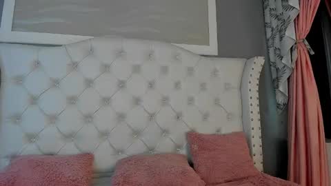 Snapshot of sarah_curtis chatting on April 7, 4:13 am Sarah online show from April 7, 4:13 am