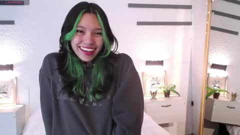 Sarah online show from February 5, 1:49 pm