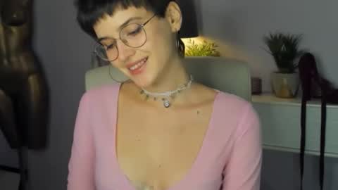 Sarah online show from September 28, 1:27 pm