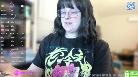 Snapshot of sarah_e_xx chatting on December 3, 12:02 am Sarah online show from December 3, 12:02 am