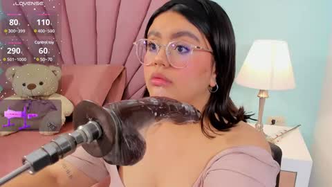 Snapshot of sarah_gold_1 chatting on March 8, 11:49 pm Sarah online show from March 8, 11:49 pm