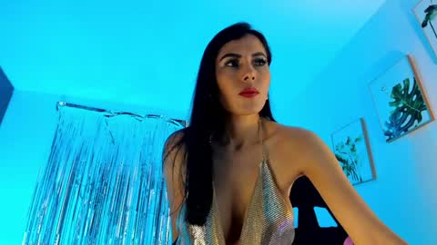 Snapshot of sarah_perez1 chatting on January 5, 12:52 am INSTAGRAM...sarah22 p online show from January 5, 12:52 am