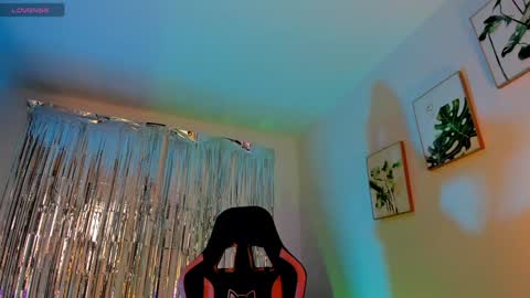 Snapshot of sarah_perez1 chatting on February 2, 10:28 pm INSTAGRAM...sarah22 p online show from February 2, 10:28 pm