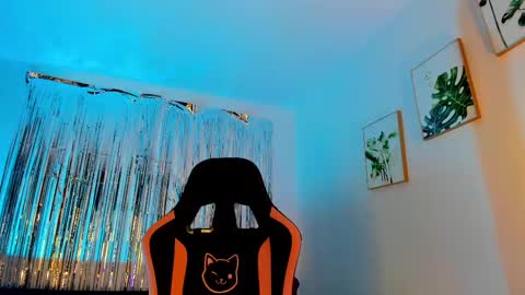 Snapshot of sarah_perez1 chatting on March 1, 2:59 am INSTAGRAM...sarah22 p online show from March 1, 2:59 am