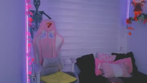 Sarah Ramirez online show from October 26, 3:45 am