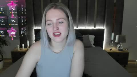 Sarah online show from December 4, 1:03 am