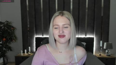 Sarah online show from December 11, 1:26 am