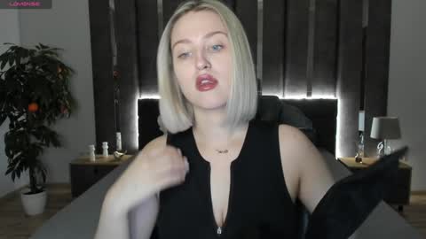 Sarah online show from December 15, 12:51 am