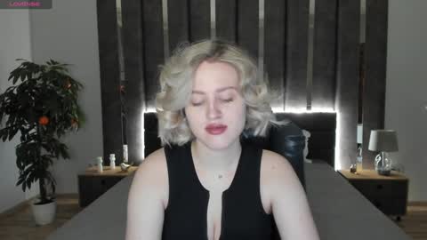 Sarah online show from December 16, 12:59 am