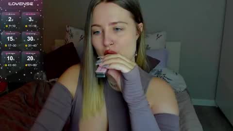 Snapshot of sarah_soul chatting on October 13, 12:21 am Sarah online show from October 13, 12:21 am