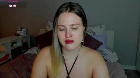 Snapshot of sarah_soul chatting on October 13, 12:27 pm Sarah online show from October 13, 12:27 pm