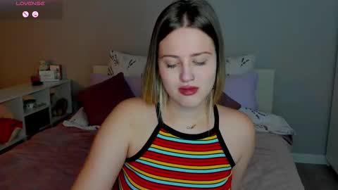 Snapshot of sarah_soul chatting on October 17, 12:14 am Sarah online show from October 17, 12:14 am