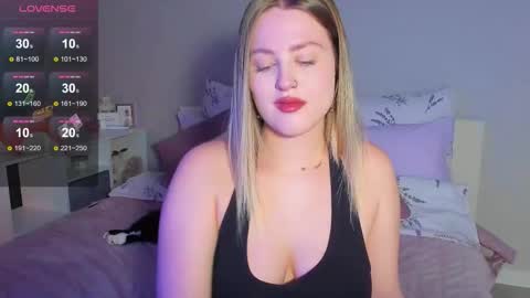 Snapshot of sarah_soul chatting on October 24, 1:46 am Sarah online show from October 24, 1:46 am