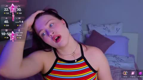 Snapshot of sarah_soul chatting on December 14, 11:20 pm Sarah online show from December 14, 11:20 pm