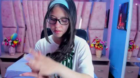 Sarah online show from February 26, 1:54 pm