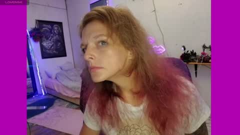 sarahdellisonn online show from June 26, 2:32 pm