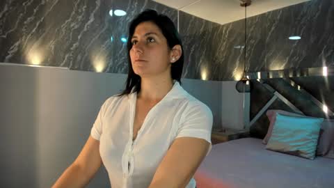 Sarah Deyvis online show from December 29, 2:21 pm