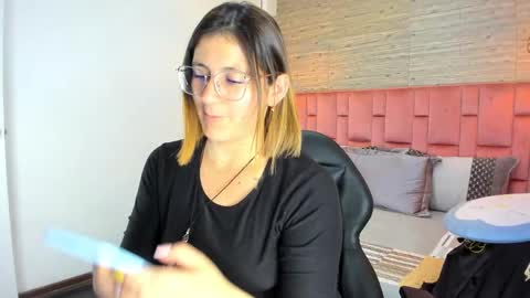 Sarah Deyvis online show from October 2, 7:43 pm