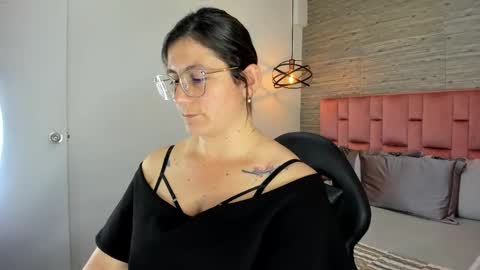 Sarah Deyvis online show from October 22, 4:18 pm