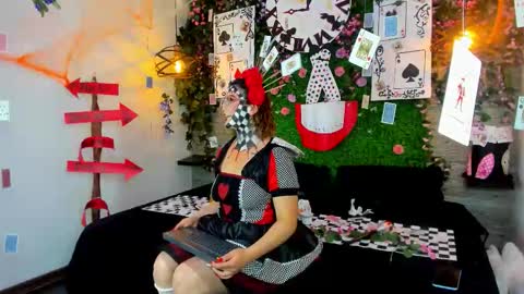 Sarah Deyvis online show from October 30, 7:25 pm